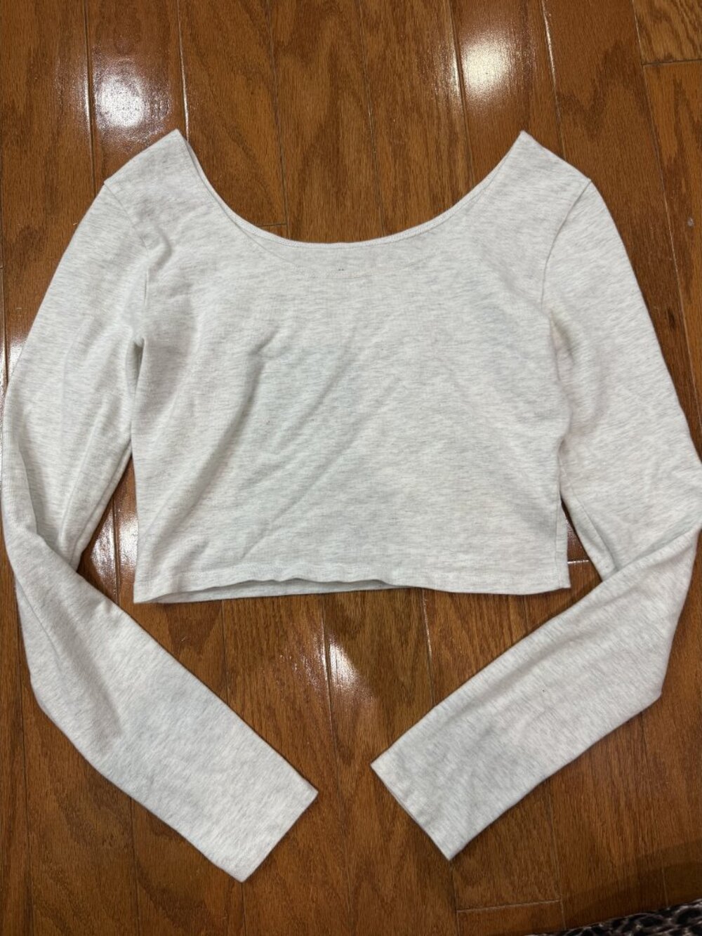 Brandy Melville Light Heather Long Sleeve Scoop Neck Crop Top Size XS